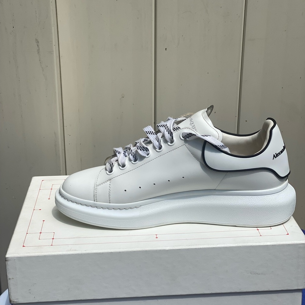 ALEXANDER MQUEENS MEN SNEAKERS